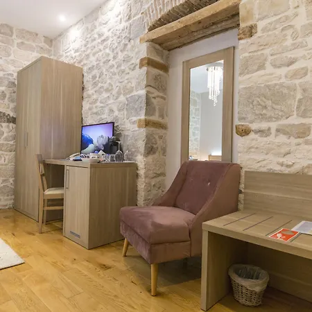 Tifani Luxury 2 * سبليت