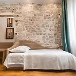 Tifani Luxury 2 Σπλιτ