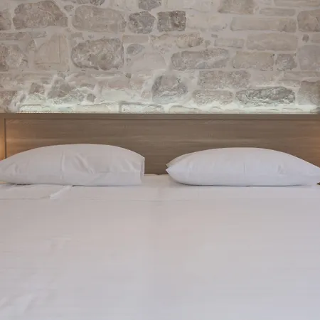 Tifani Luxury 2 *