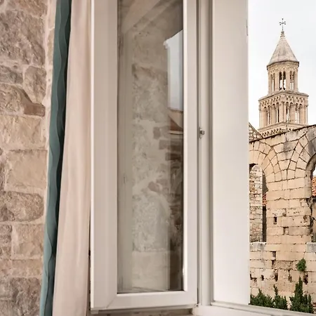 Tifani Luxury 2 Apartment