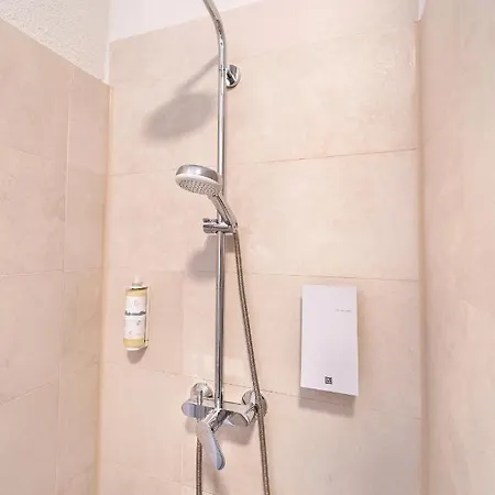 Lägenhet Tifani Luxury 2 *