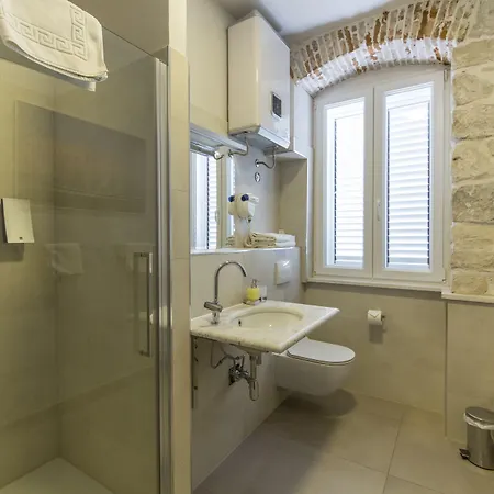 Tifani Luxury 2 Apartament *