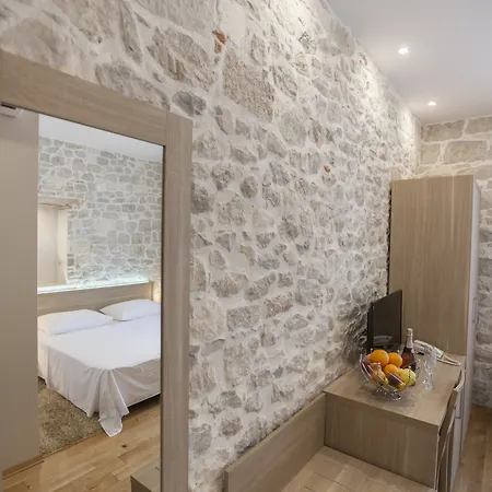 Tifani Luxury 2 Apartment