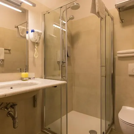 아파트 Tifani Luxury 2 *