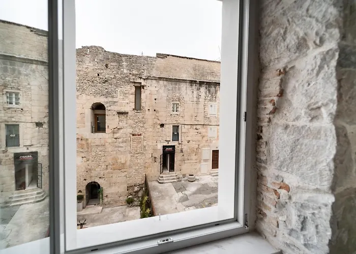 Tifani Luxury 2 * Split