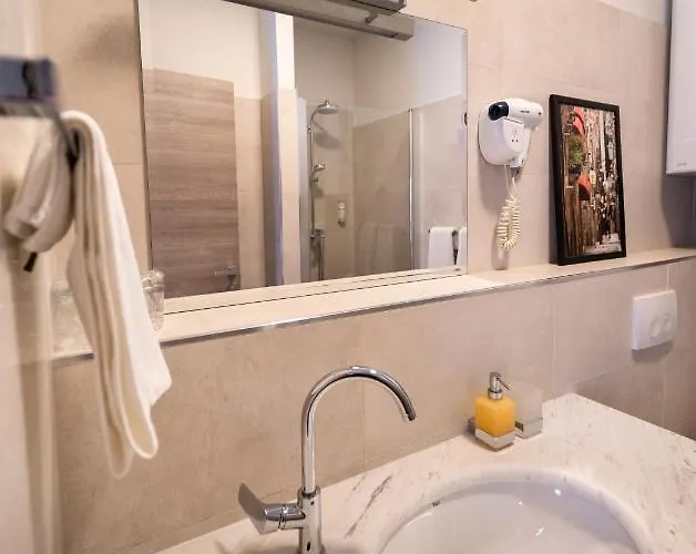 Tifani Luxury 2 *