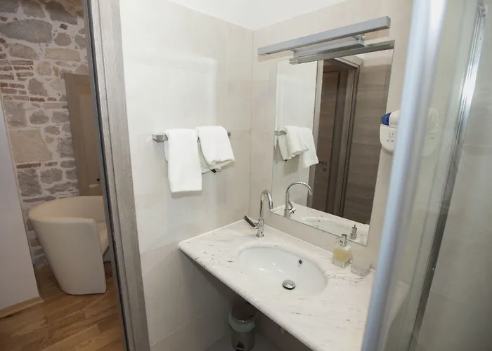 Tifani Luxury 2 דירה *