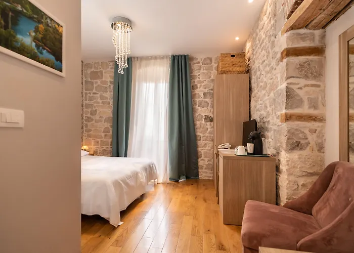 Tifani Luxury 2 ספליט