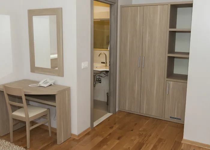 דירה Tifani Luxury 2 *