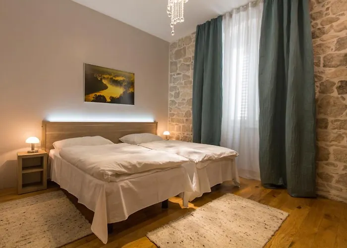 Tifani Luxury 2 ספליט