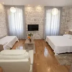 Tifani Luxury 2 * スプリト