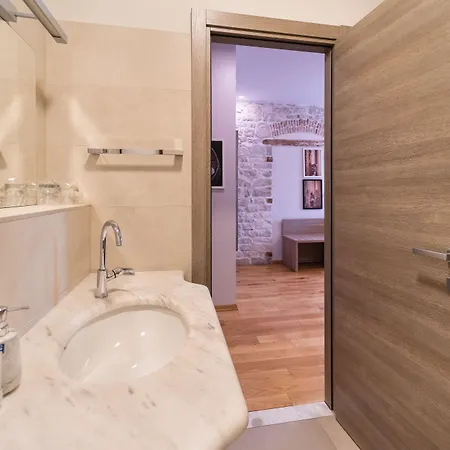 Tifani Luxury 2 Lejlighed
