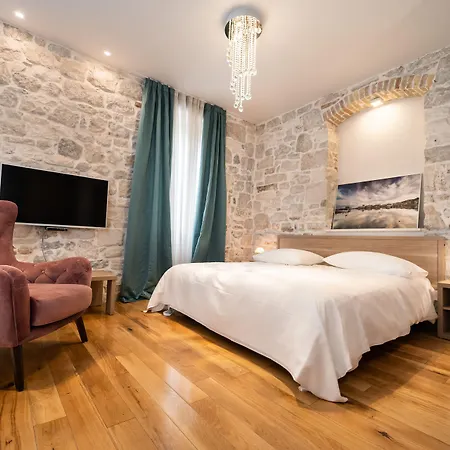 Tifani Luxury 2 * Split